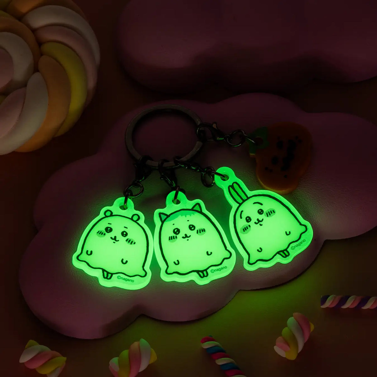 Japan ChiiKawa ChiiKawa Park Halloween Series | ChiiKawa Hachiware Usagi in Ghost Costume Cute Glow In Dark Keychain - Kawaii items Room Decoration
