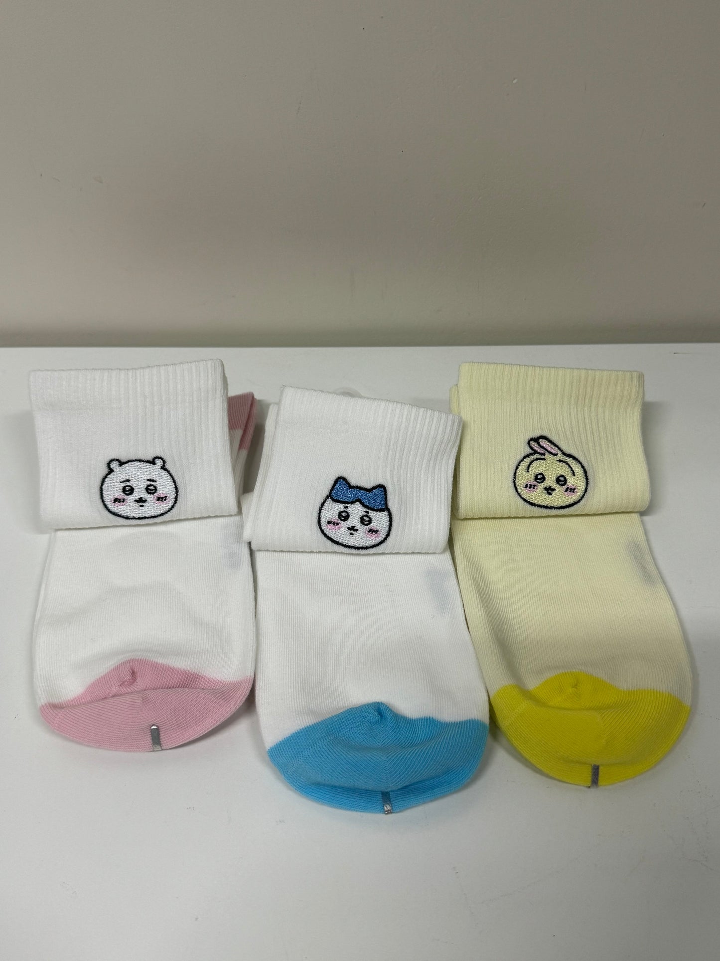 ChiiKawa X Miniso | ChiiKawa Hachiware Usagi Socks with Embroidery Logo - Kawaii items Room Decoration doll WinnieTheBirds Toy Shop