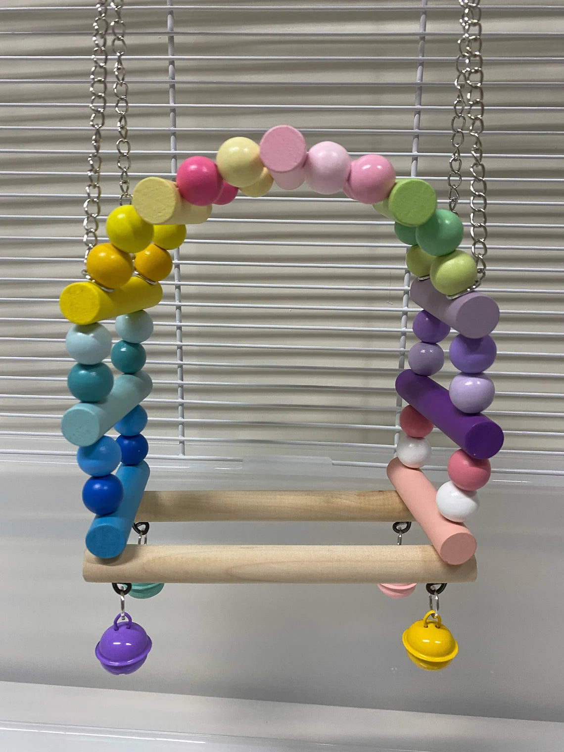 16x15cm Rainbow Round Wooden Swings Handmade Bird Toys Organic Bird Cages Accessories for Small Medium Parrot