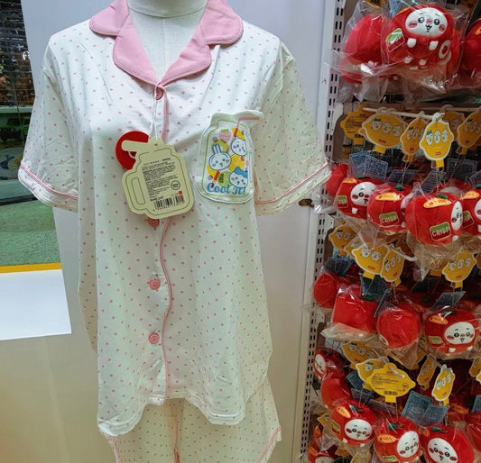ちいかわ × MINISO 果物市場シリーズ ポップストア限定 | パジャマセット ピンクドット - かわいいアイテム 部屋の装飾 人形