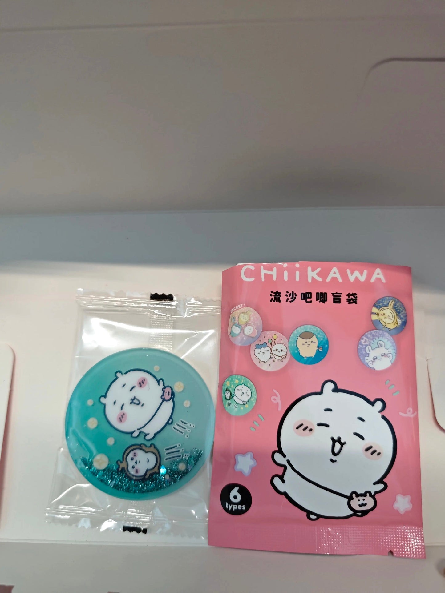ChiiKawa X Miniso | ChiiKawa Hachiware Usagi Momonga Kurimanju Glitter Quicksand Badge Mystery Bag - Kawaii Items Room Decoration  WinnieTheBirds Toy Shop