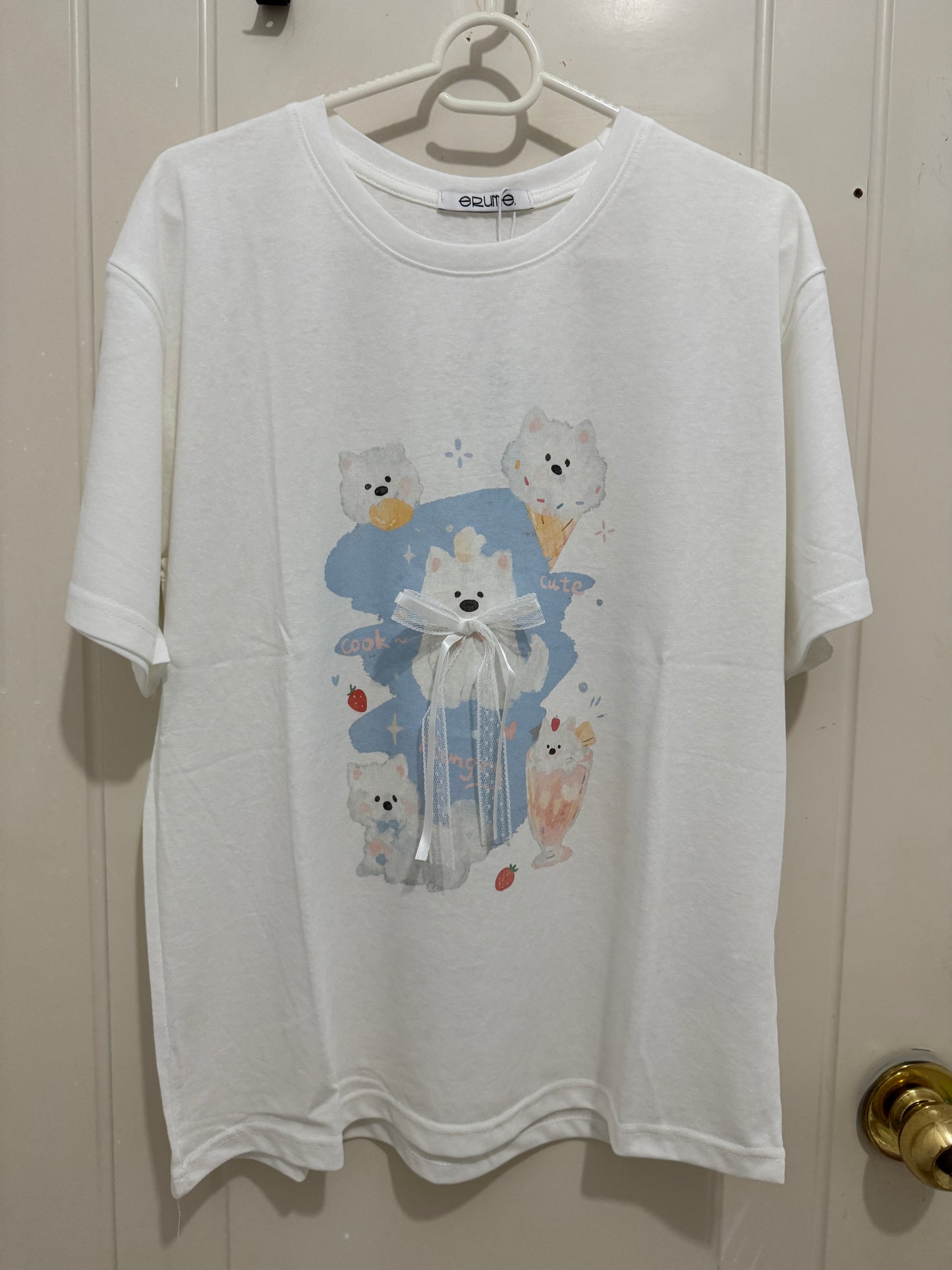 Korean Fashion Cute Animals Style T-Shirt Series | White Puppy Samoyed Dog with Sweets - Kawaii Fashion Items